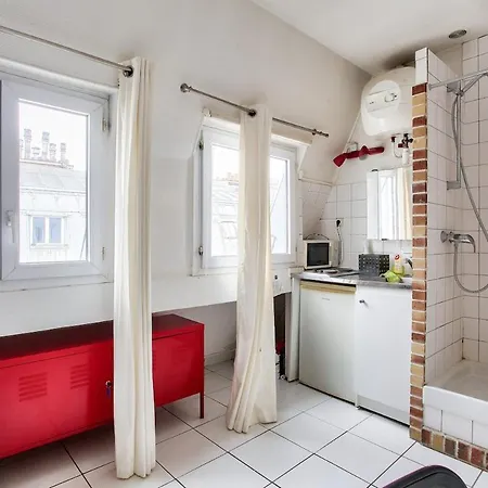 Cosy Near Sacre-coeur Basilica Paris